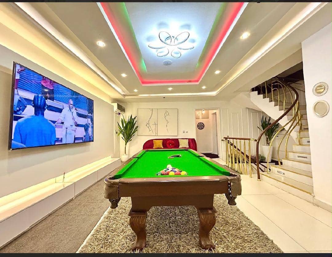 WATERFRONT LUXURY 5-BEDROOM DUPLEX | IKOYI*